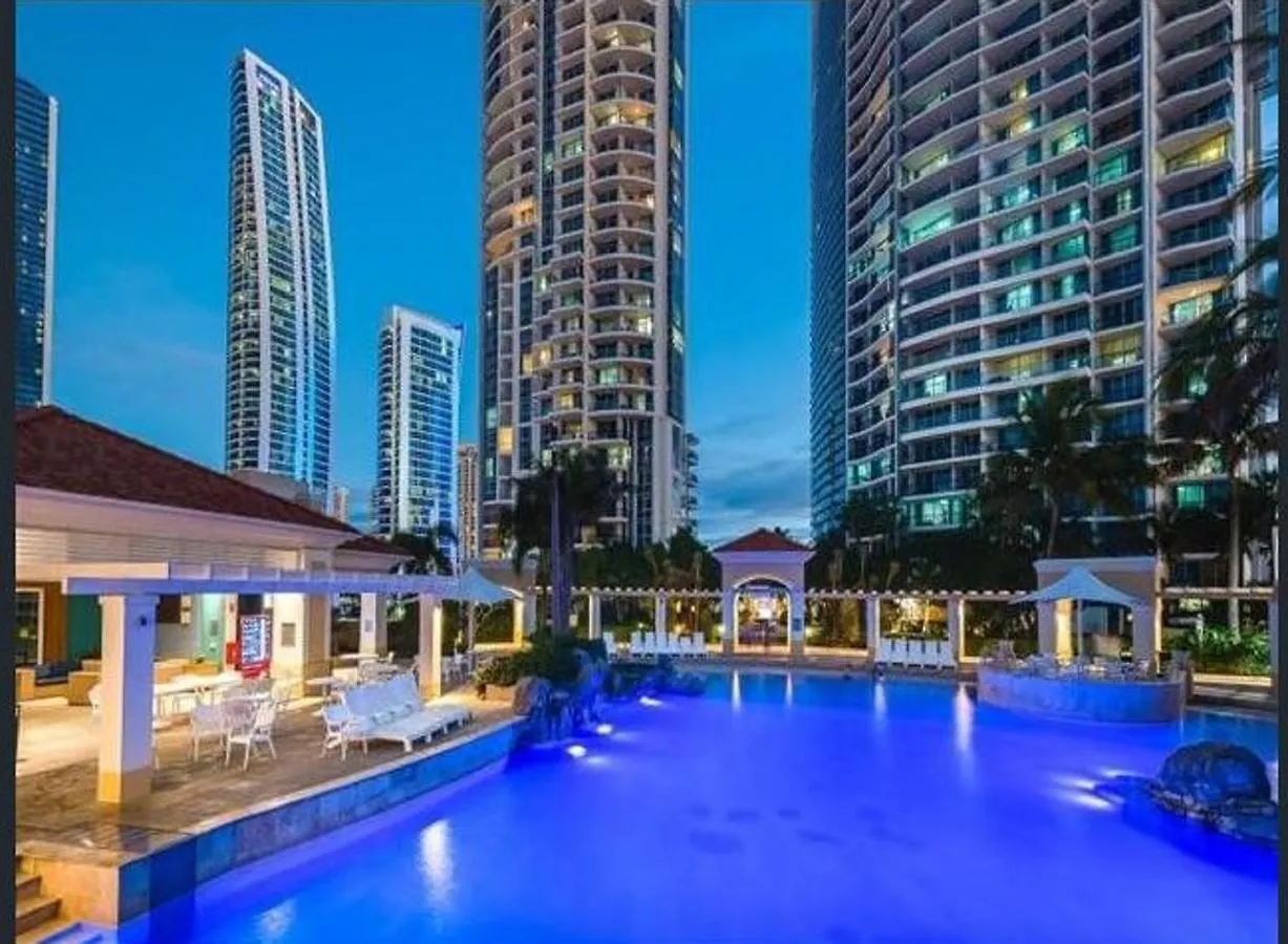 The Towers Of Chevron Renaissance - Holidays גולד קוסט